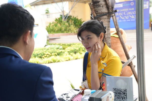 Thăm khám răng miệng